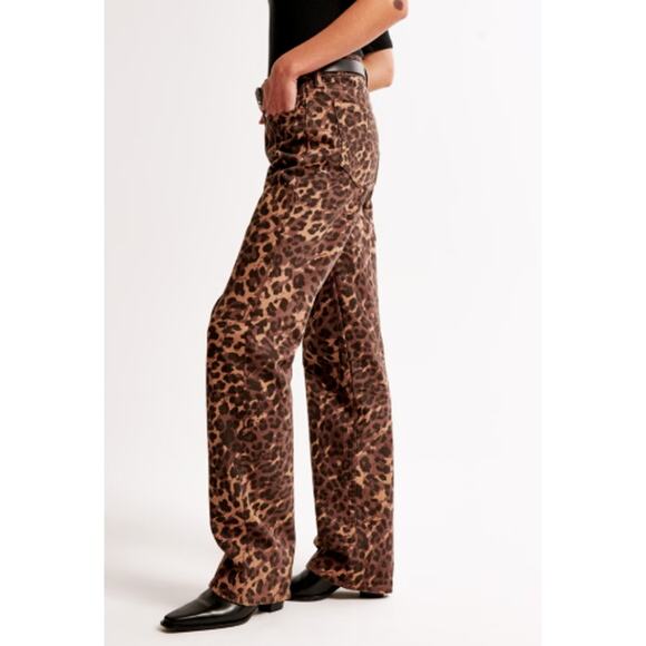 Abercrombie & Fitch Denim - Abercrombie & Fitch The Baggy Low Rise Jeans in Brown Leopard Print
